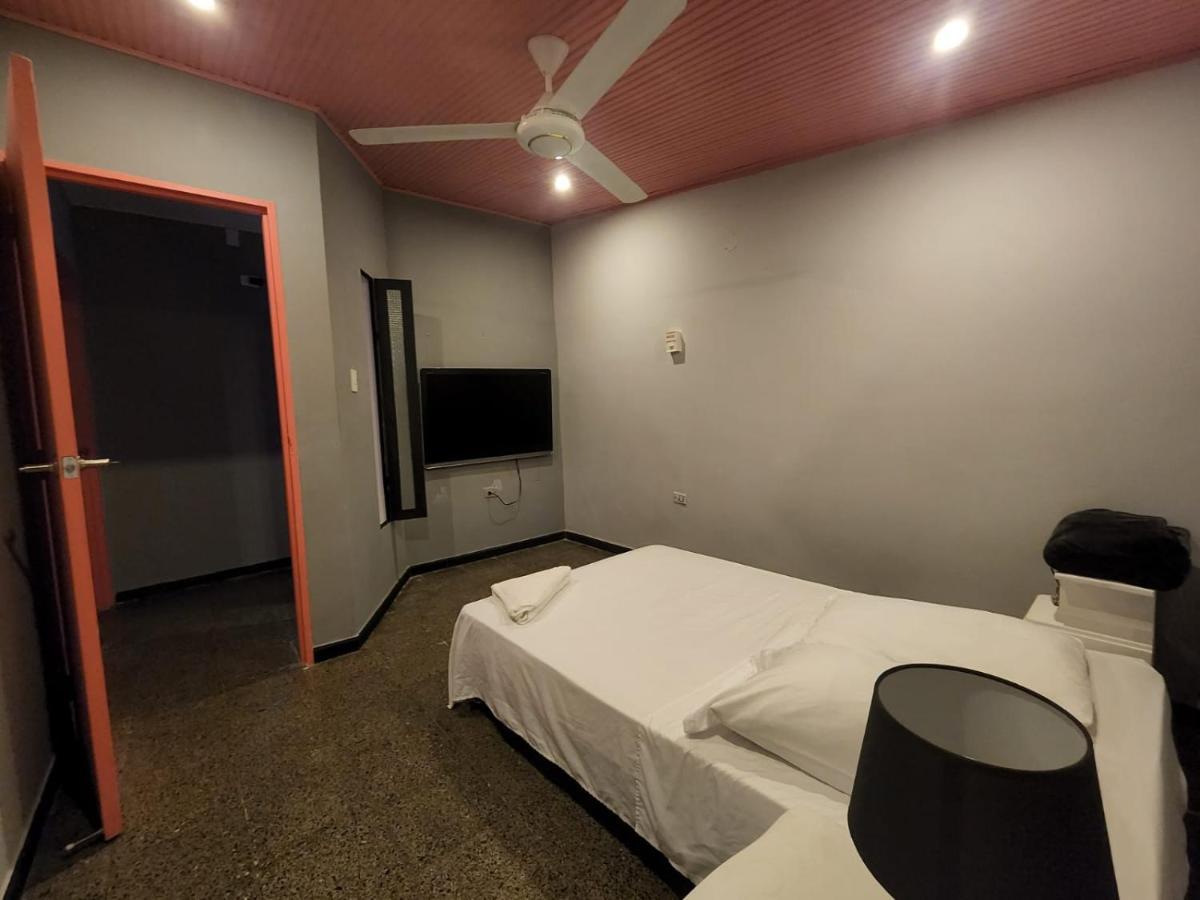 Fardo Hotel Boutique En Ibague - Zona G - Recepcion Digital 24H エクステリア 写真