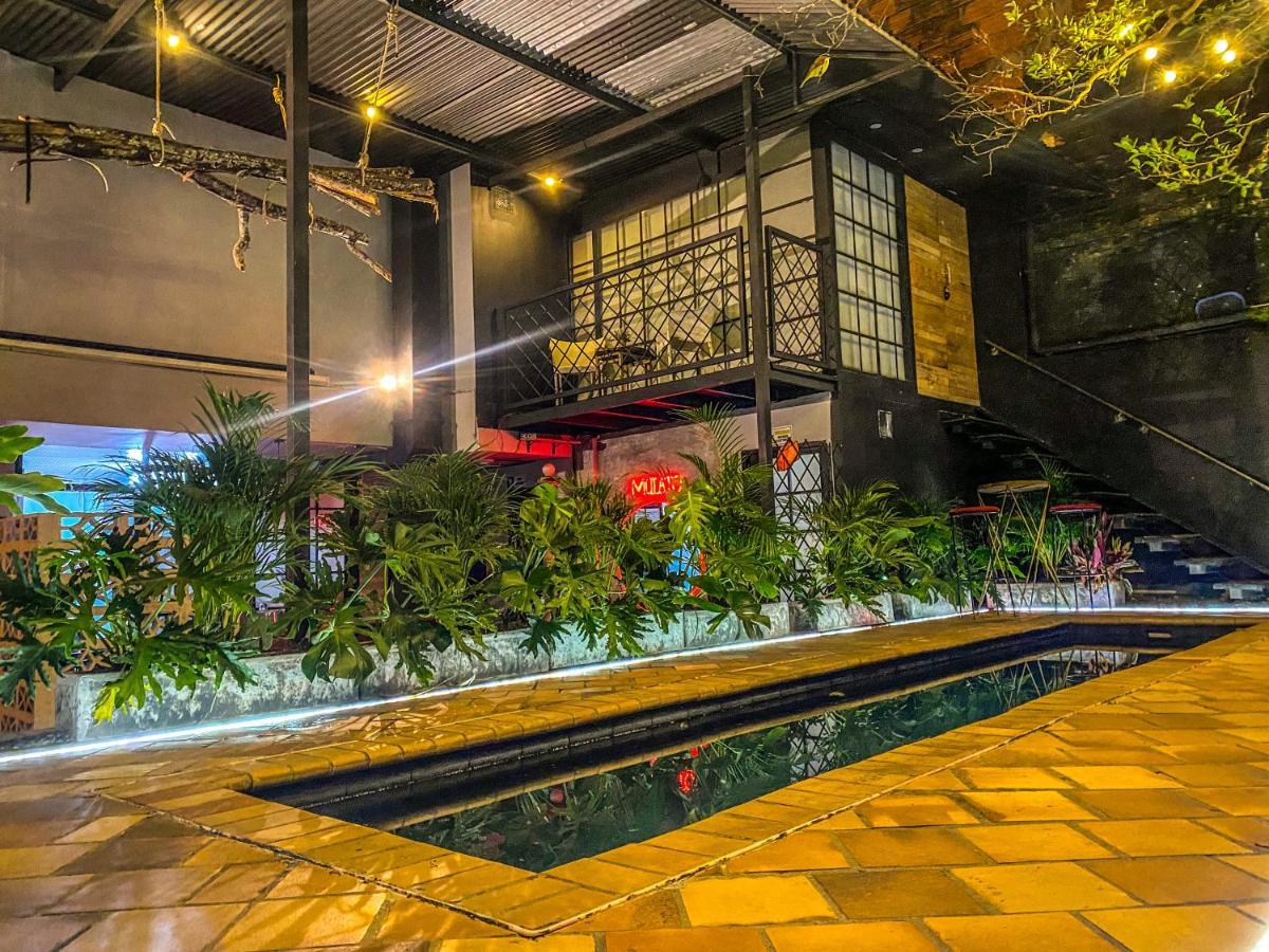 Fardo Hotel Boutique En Ibague - Zona G - Recepcion Digital 24H エクステリア 写真