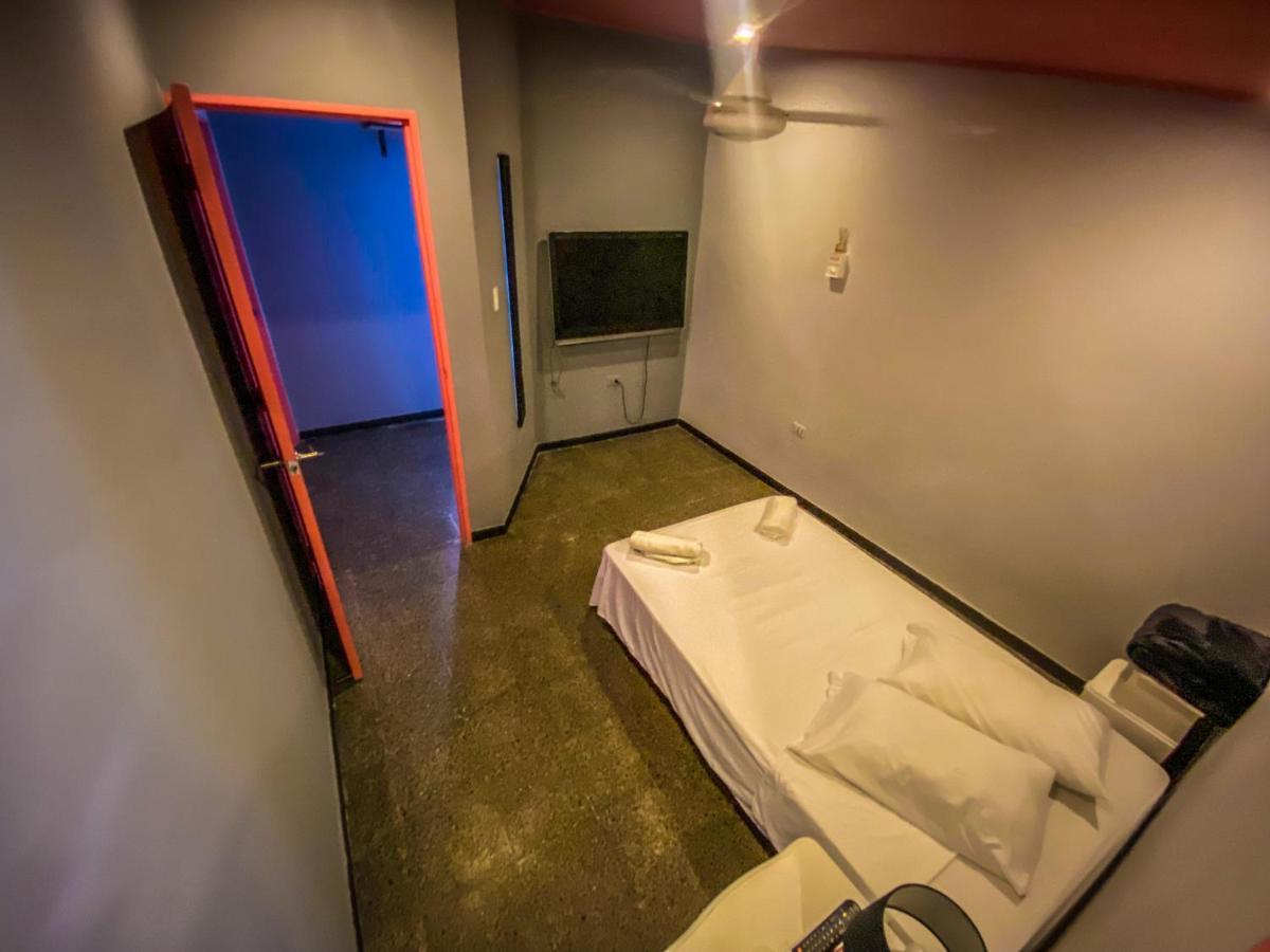Fardo Hotel Boutique En Ibague - Zona G - Recepcion Digital 24H エクステリア 写真